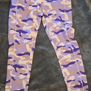 POP Fit Womens Lavender and Violet Camouflage Leggings